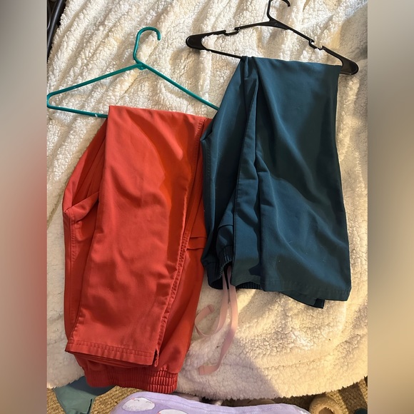 FIGS scrub pants - Picture 2 of 2